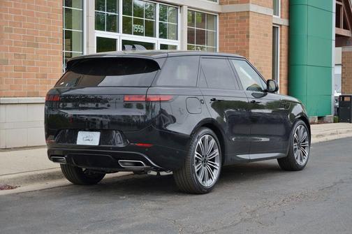 Santorini Black Metallic 2026 Land Rover Range Rover Sport SE