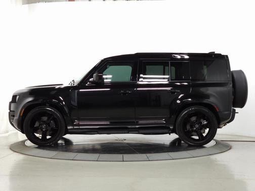 2025 Land Rover Defender 110 P400 X-Dynamic SE