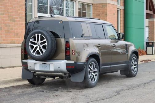 2025 Land Rover Defender 110 P300