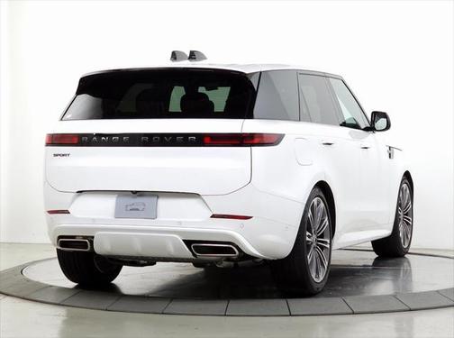 2025 Land Rover Range Rover Sport SE