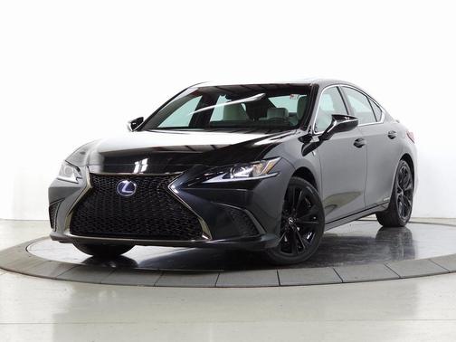 2022 Lexus ES 300h F SPORT