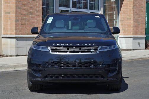 Santorini Black Metallic 2026 Land Rover Range Rover Sport SE