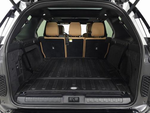 2025 Land Rover Discovery P360 Dynamic SE