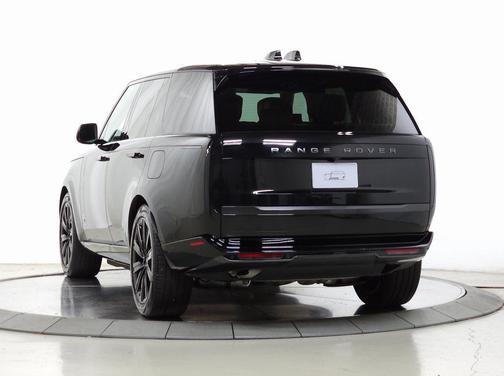 2025 Land Rover Range Rover P550e Autobiography