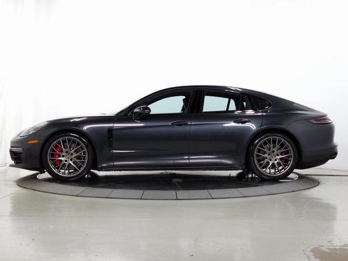 2020 Porsche Panamera GTS