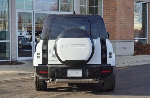 2026 Land Rover Defender P400 X-Dynamic SE