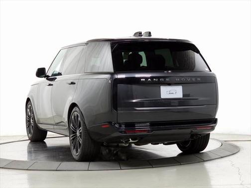 2025 Land Rover Range Rover P530 SE 7 Seat