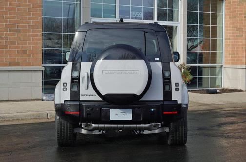 2026 Land Rover Defender X-Dynamic SE