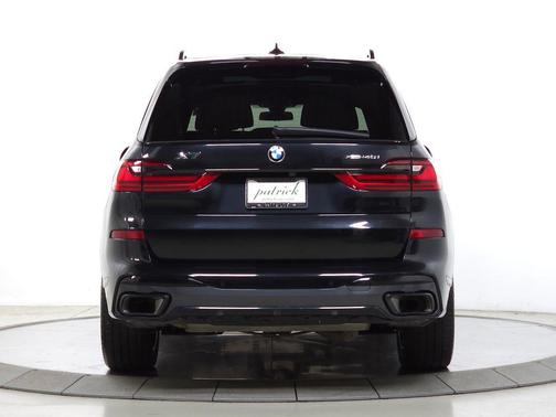 Black Sapphire Metallic 2022 BMW X7 xDrive40i