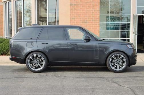2025 Land Rover Range Rover P530 SE