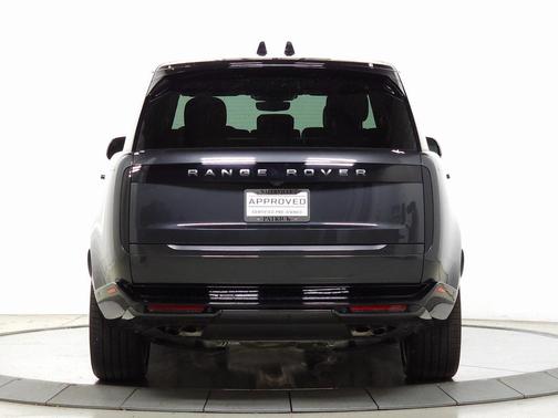2025 Land Rover Range Rover P530 SE
