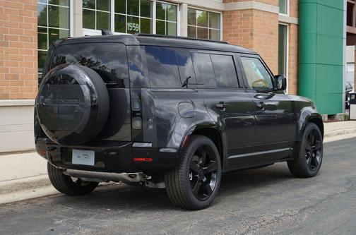 Carpathian Grey Premium Metallic 2026 Land Rover Defender P400 X-Dynamic SE