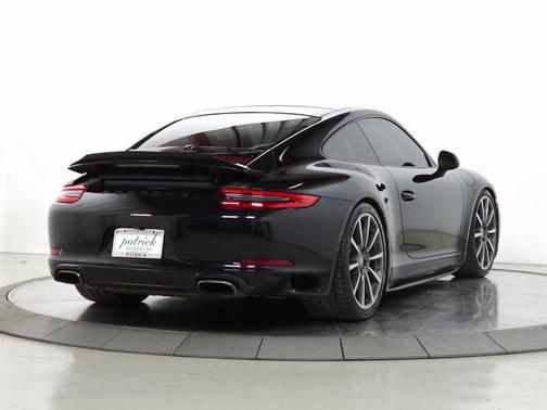 2017 Porsche 911 Carrera