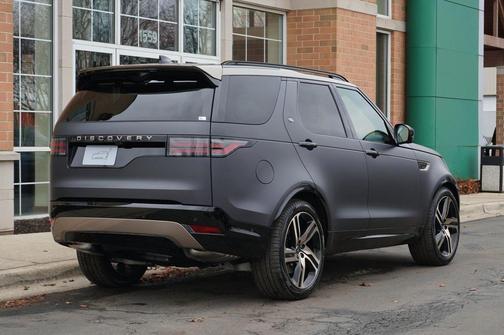 2026 Land Rover Discovery Tempest Edition