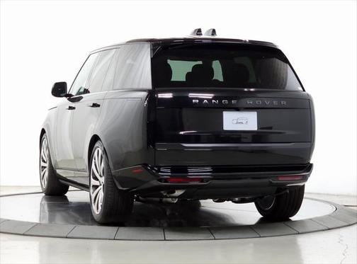 2025 Land Rover Range Rover P400 SE