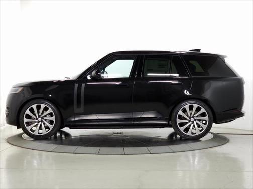 2025 Land Rover Range Rover P400 SE