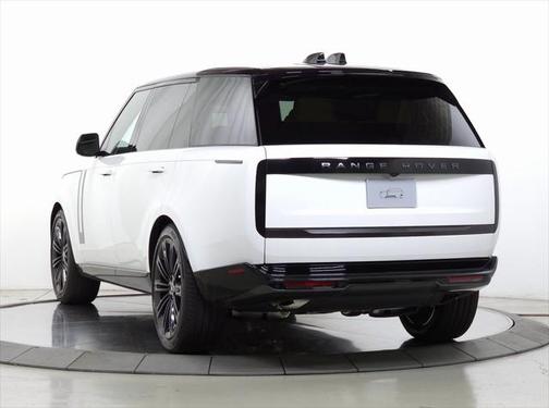2025 Land Rover Range Rover P400 SE 7 Seat
