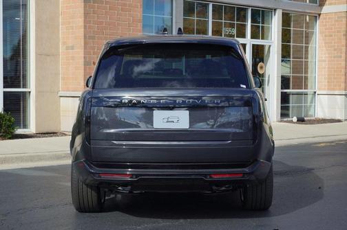 2025 Land Rover Range Rover P530 SE