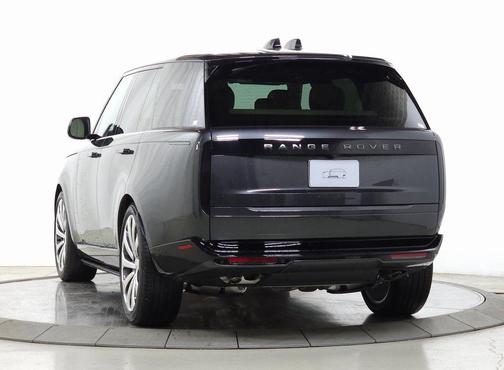 2025 Land Rover Range Rover P530 SE