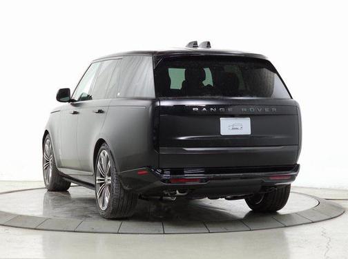 2025 Land Rover Range Rover P530 SE