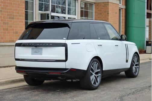 2025 Land Rover Range Rover P550e SE