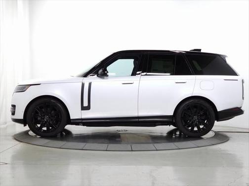 2025 Land Rover Range Rover P550e SE