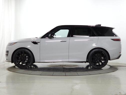 Borasco Grey Metallic 2026 Land Rover Range Rover Sport SE
