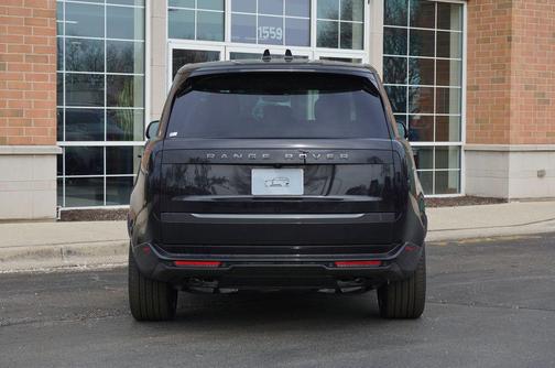 Santorini Black Metallic 2026 Land Rover Range Rover P530 SE 7 Seat