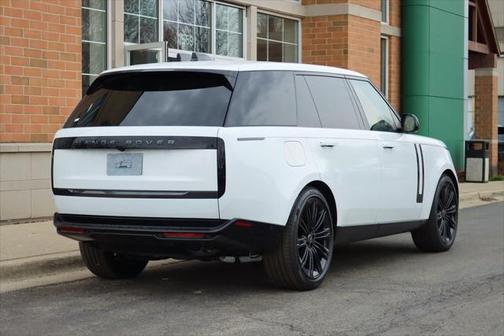 2025 Land Rover Range Rover P530 SE 7 Seat