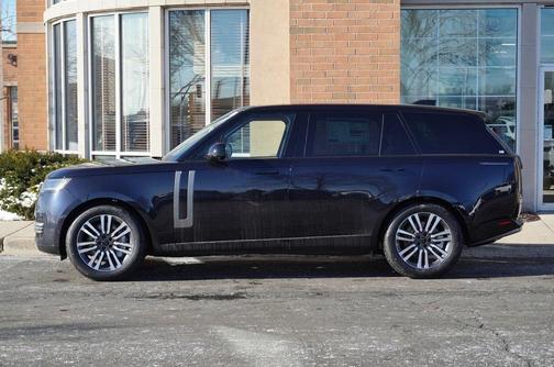 2026 Land Rover Range Rover P530 SE 7 Seat