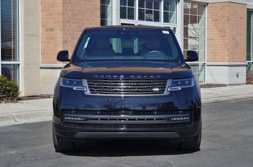 Santorini Black Metallic 2026 Land Rover Range Rover P400 SE