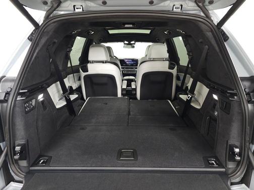 Brooklyn Grey Metallic 2026 BMW X7 xDrive40i