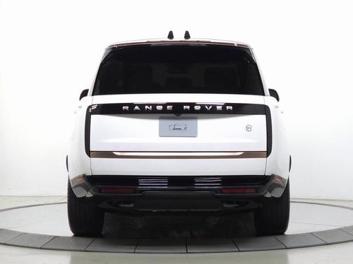 2023 Land Rover Range Rover SV