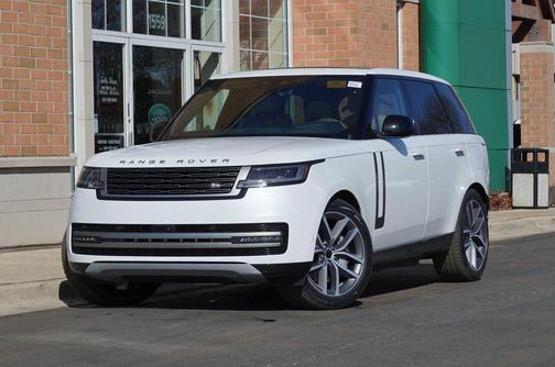 Ostuni Pearl White Premium Metallic 2026 Land Rover Range Rover P550e SE