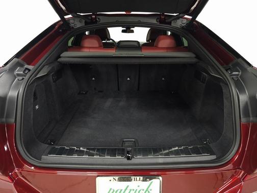 2025 BMW X6 xDrive40i