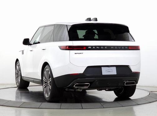 2025 Land Rover Range Rover Sport SE