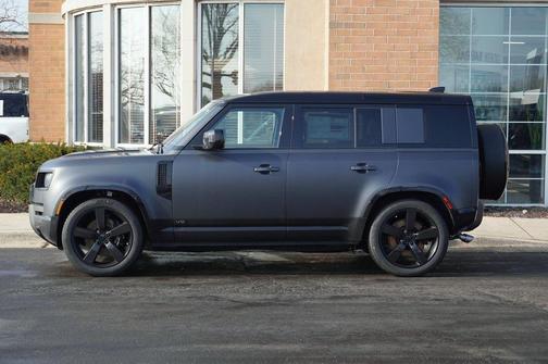 2026 Land Rover Defender 110 V8