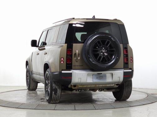 Gondwana Stone Metallic 2025 Land Rover Defender 110 P300