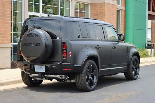 2025 Land Rover Defender 110 P400 X-Dynamic SE