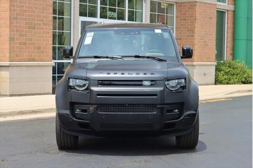 2025 Land Rover Defender 110 P400 X-Dynamic SE
