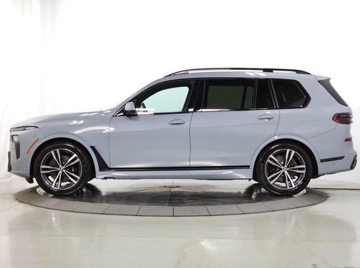 Brooklyn Grey Metallic 2023 BMW X7 xDrive40i