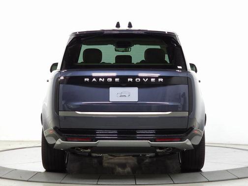 2025 Land Rover Range Rover P530 SE