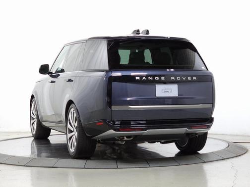 2025 Land Rover Range Rover P530 SE