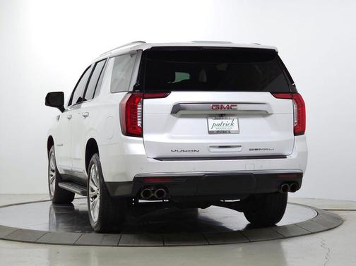 White Frost Tricoat 2024 GMC Yukon Denali