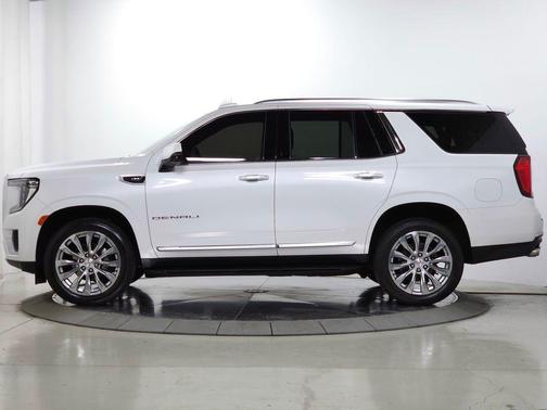 White Frost Tricoat 2024 GMC Yukon Denali