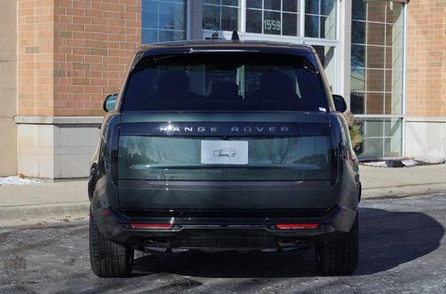 2025 Land Rover Range Rover P530 SE