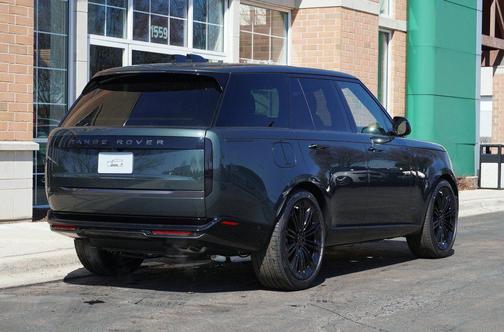 Belgravia Green Metallic 2026 Land Rover Range Rover P530 SE