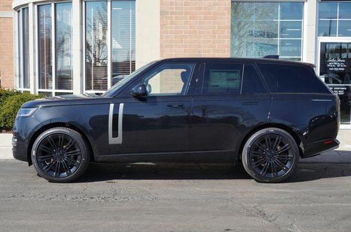 Santorini Black Metallic 2026 Land Rover Range Rover P530 SE