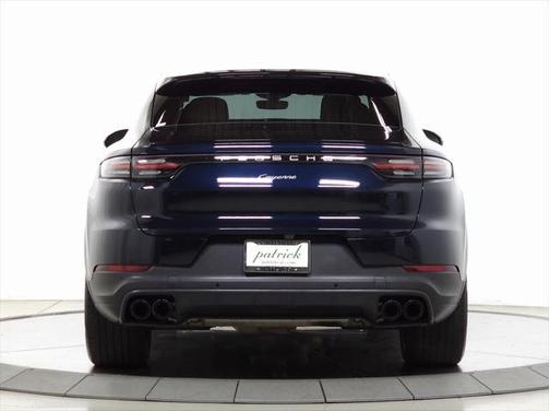 2022 Porsche Cayenne Platinum Edition