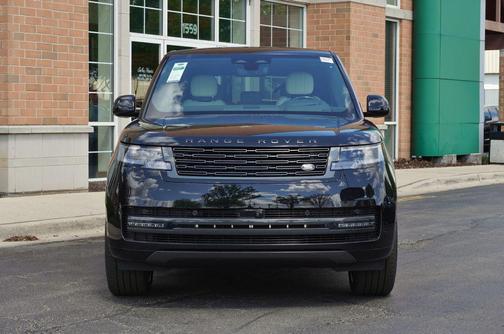 Santorini Black Metallic 2026 Land Rover Range Rover P400 SE 7 Seat